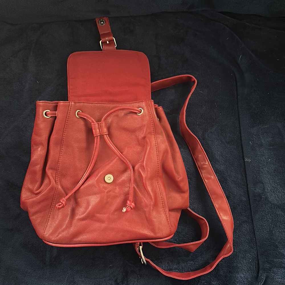 Wilson’s Leather Red Backpack - Picture 3 of 4